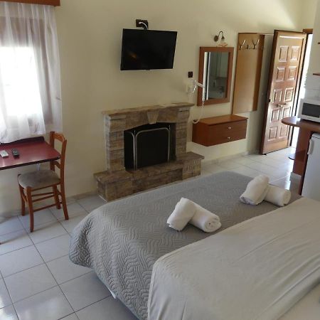 Katerina Hotel Kanali  Luaran gambar